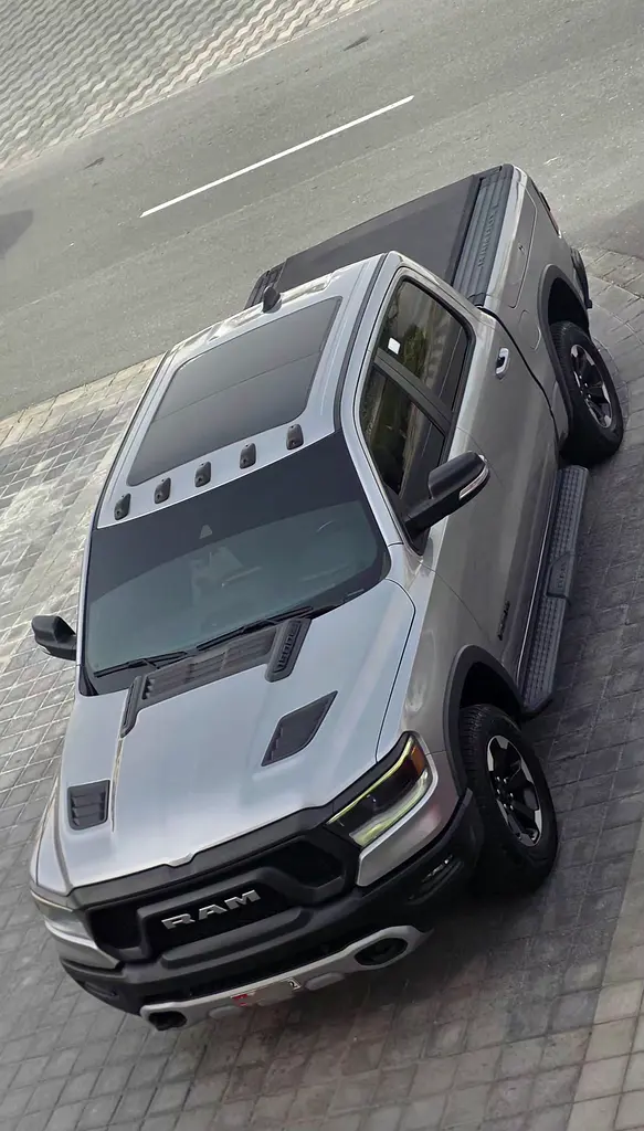 RAM 1500 2021 — photo 1 of 12