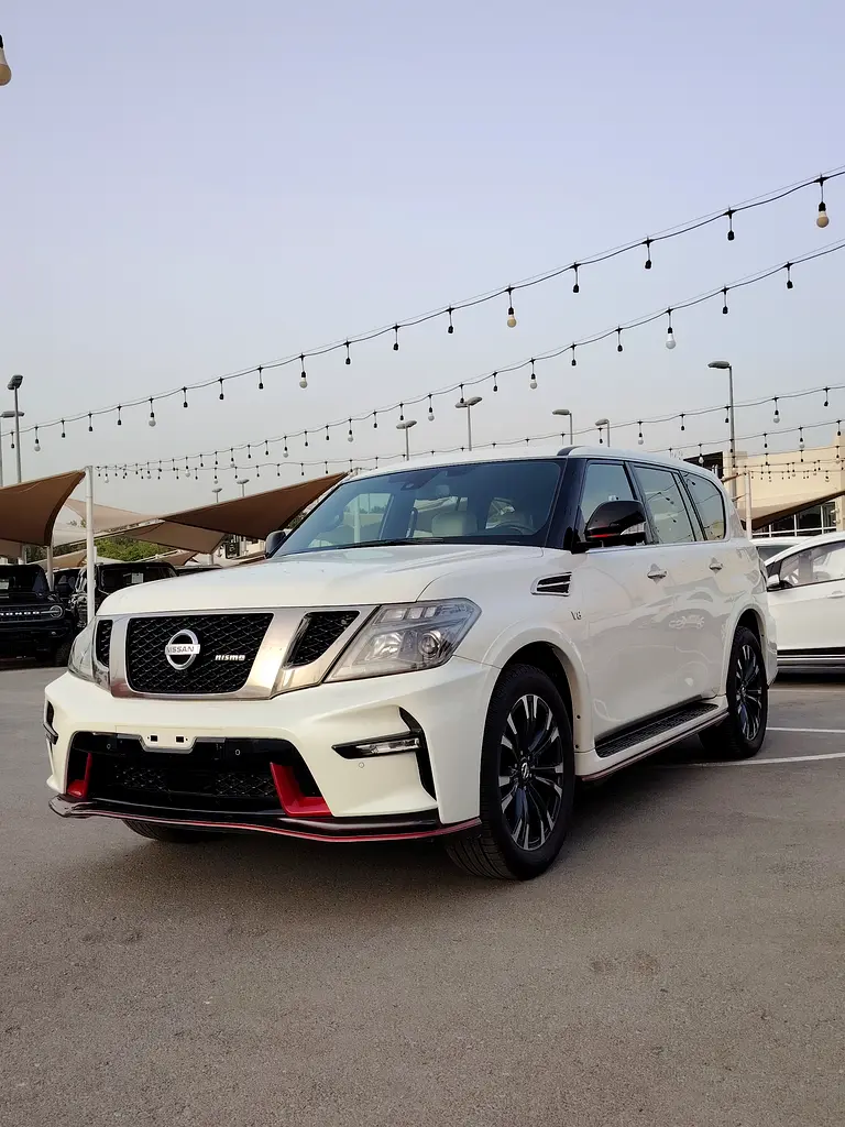 Nissan Patrol 2016 — photo 1 of 20