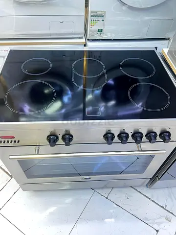 Used Stainless Steel Electric Ceramic Hob with Oven - Good Condition