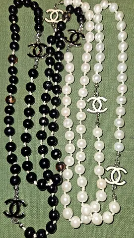 Beautiful black and white necklace