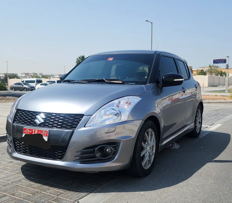 Suzuki Swift 2013 — photo 1 of 4