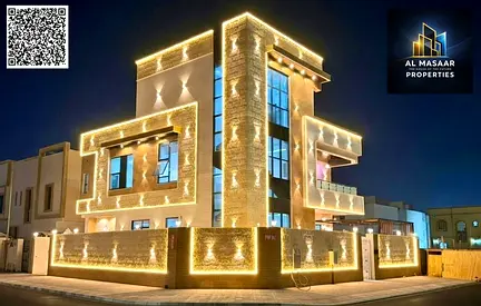 Corner villa, two floors and a rooftop with a private pool, close to the mosque. Price includes ele
