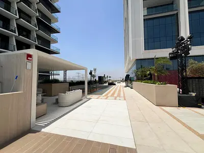 MARINA VIEW - BRAND NEW - PRIM LOCATION