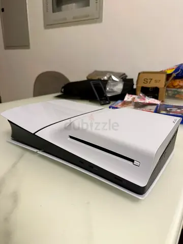 Selling a PlayStation 5 Slim 1TB in excellent condition.