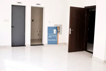 Affordable Studio for Executives, Close to Essential Needs