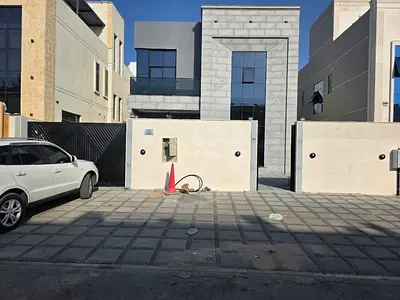 🏠 Villa for rent in Al Helio, Ajman, corner unit - 5 master bedrooms, majlis and living room