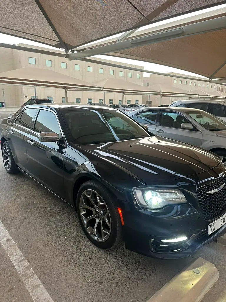 Chrysler 300C 2019 — photo 1 of 7