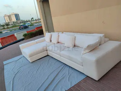 Almost like new condition Eicholltz brand lshape comfortable sofa