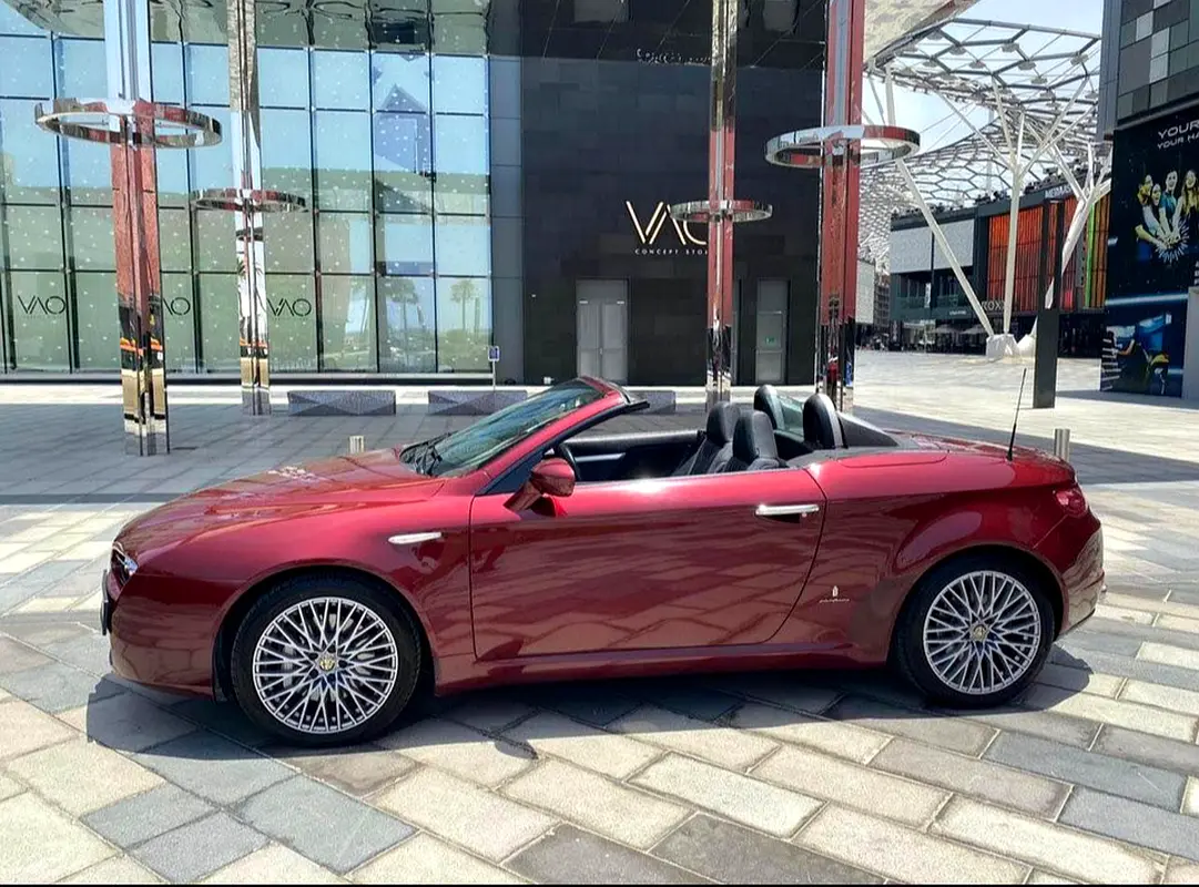 Alfa Romeo Spider 2008 — photo 1 of 6