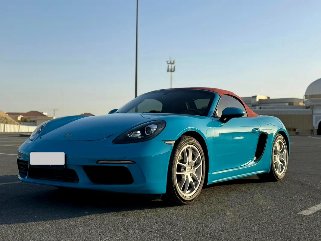 Porsche Boxster 2021 — photo 1 of 12