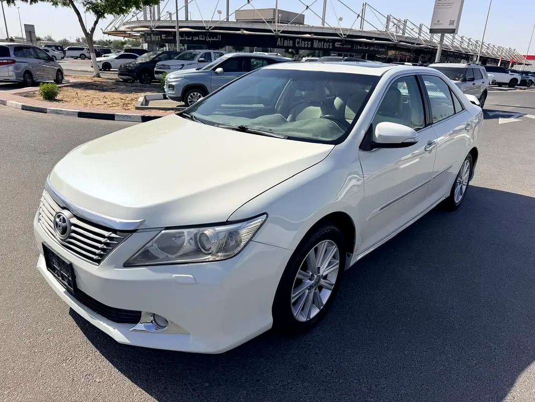 Toyota Aurion 2013 — photo 1 of 20