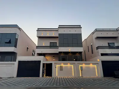 Brand new villa for rent in Al-Haliyo area – first occupancy. Specifications: 5 master bedrooms, including a master bedroom with a panoramic view.