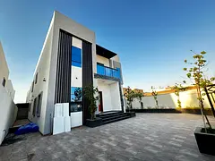 🏡 Villa for rent in Al Muwaihat 2 - Ajman (corner of two streets), 5 master bedrooms + Majlis + 2