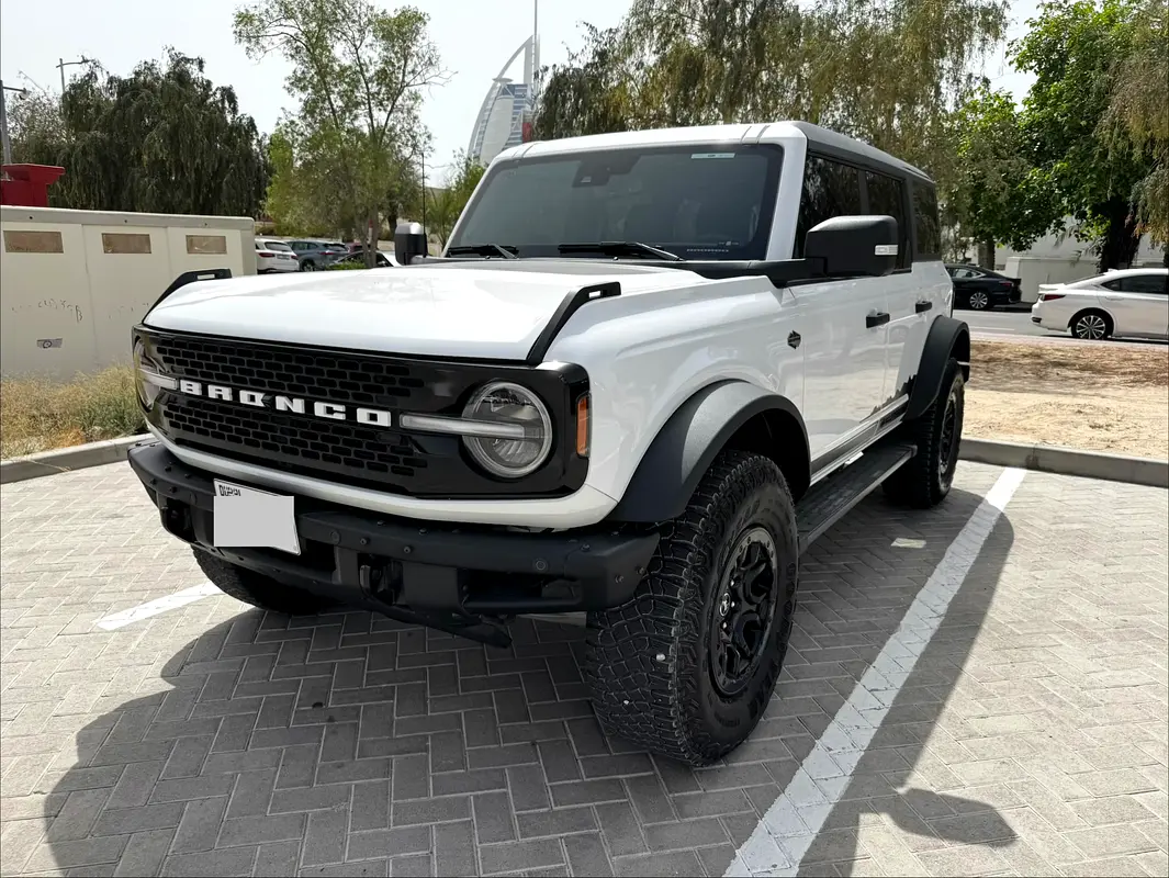Ford Bronco 2023 — photo 1 of 17