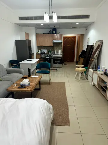 Fully Furnished Studio Flat available for Executive bachelor male or female!!