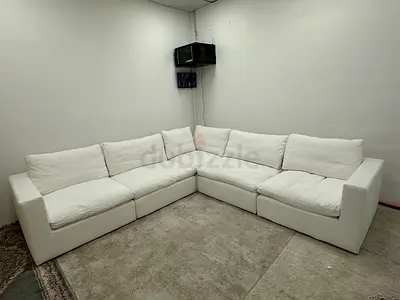 Like new condition ws living modular sofa