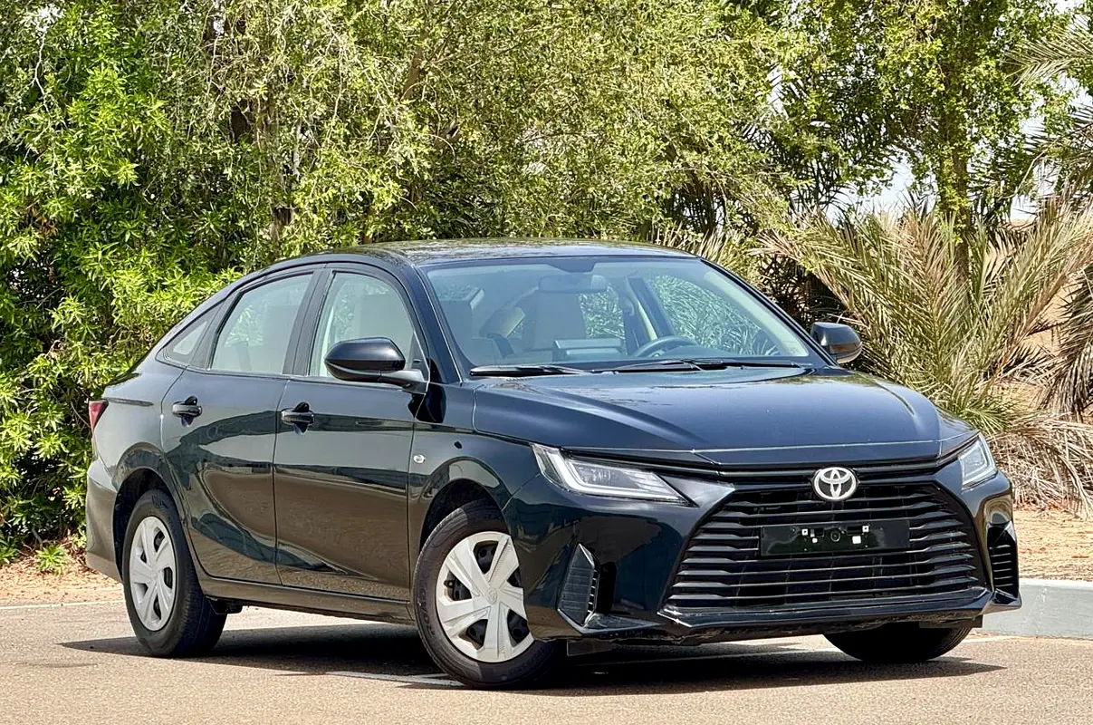 Toyota Yaris 2023 — photo 1 of 16