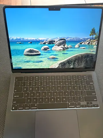Apple MacBook Air M2 13 inch