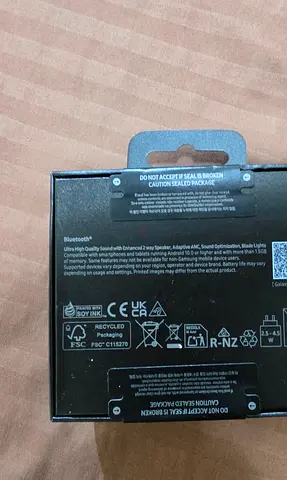 Samsung buds 3 pro packed