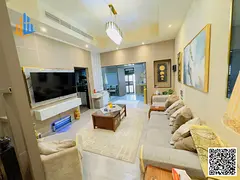 A unique opportunity: a fully furnished apartment ready for immediate occupancy, complete with shade