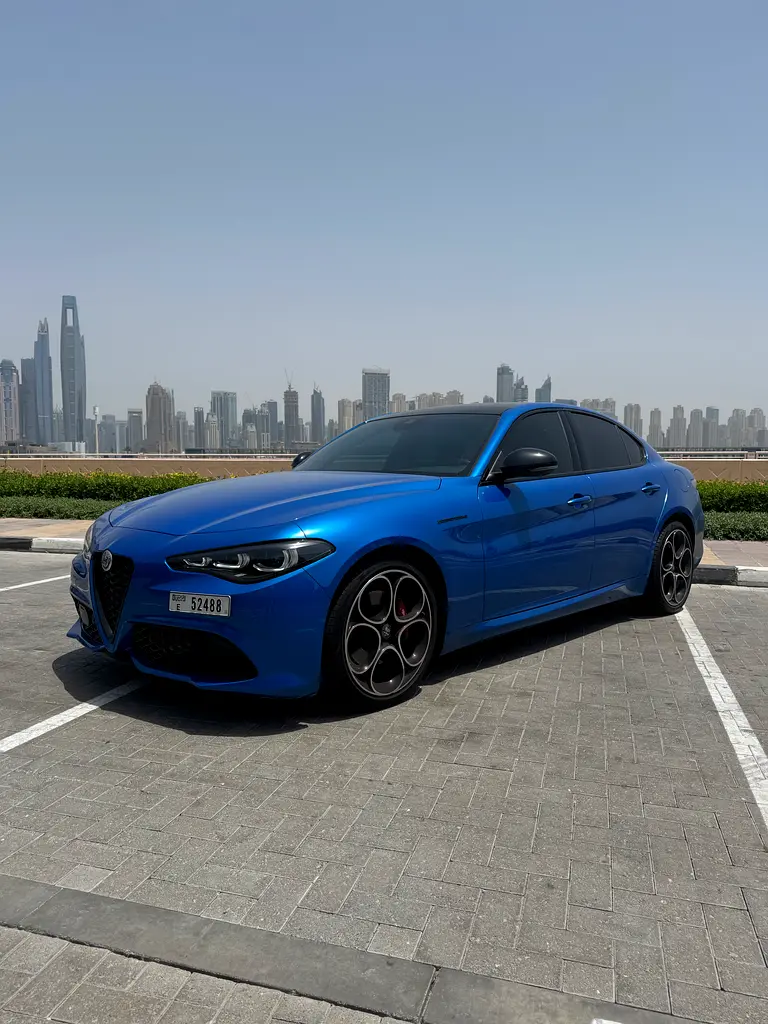 Alfa Romeo Giulia 2024 — photo 1 of 8