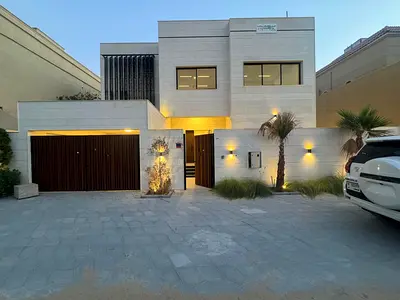 🏡🔥 للبيع فيلا فاخرة مع مسبح في الروضة 1 – عجمان 🔥🏡 مكونة من 5  غرف نوم مع حمامات خاصة + مجلس وصالة كبيرة للعائلات