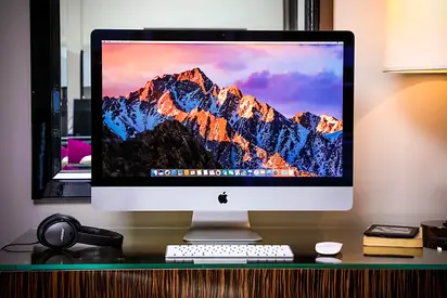 Apple iMac 27” 5K Retina / 8GB Dedicated Graphics (2017 Model)