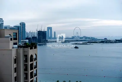 Iconic | Sea and Skyline Views | 5 Star Amenities