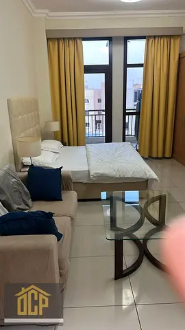 FULLY FURNISHED !