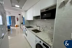 Studio | Lake View | Vacant | Next to Metro