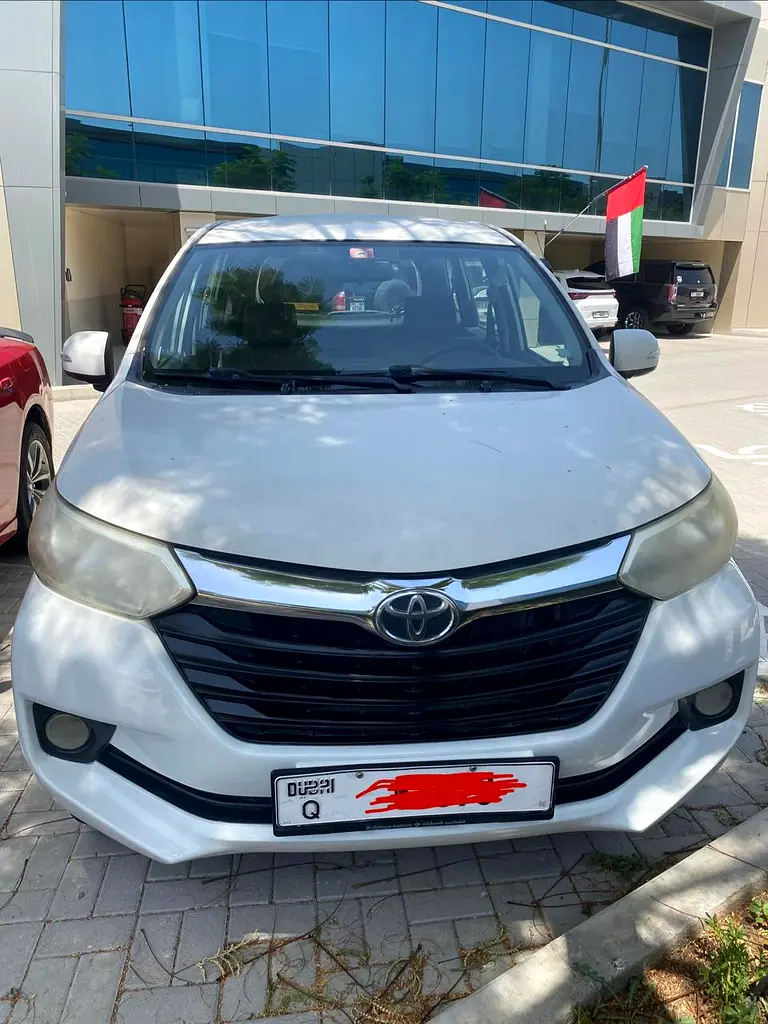 Toyota Avanza 2017 — photo 1 of 4