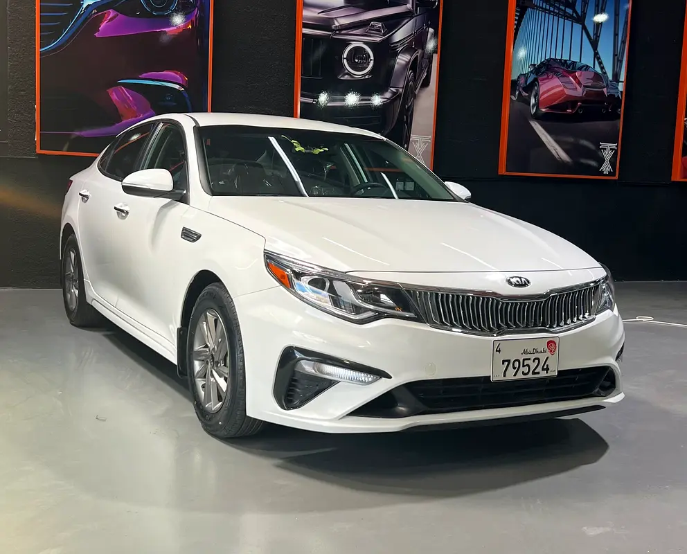 Kia Optima 2019 — photo 1 of 5