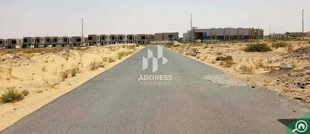 ب875 الف تقدر تشتري ارض تاون هاوس في مرحلة مروج بمدينة تلال