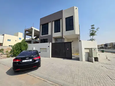 🏡 فيلا كورنر للإيجار بالياسمين عجمان | 5 غرف ماستر + مجلسين + ارتدادات كبيرة | 125 ألف 4 دفعات