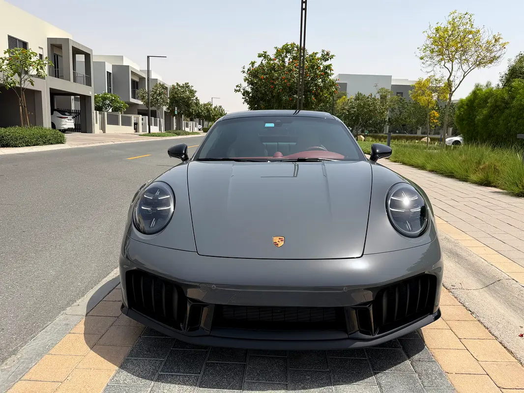 Porsche 911 2026 — photo 1 of 17