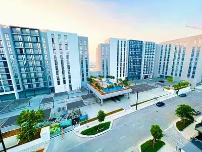 Luxury Studio With Pool View, Free Gym and Parking Available For Rent