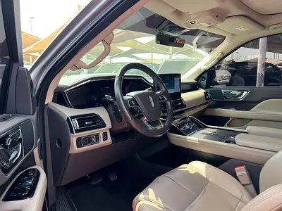 صورة 8 لـ 2022 Lincoln NAVIGATOR