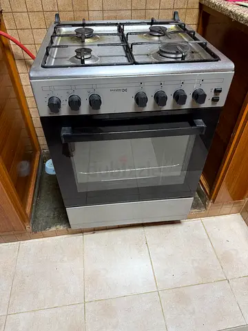Used 4-Burner Gas Oven and Stove - Good Working Condition