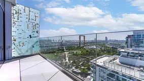 Bright and Spacious | high floor | Park view