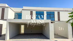 Single Row | Luxurious Townhouse | Prime Location