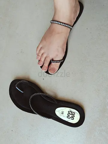 Velvet toe-ring style sandals - size 38