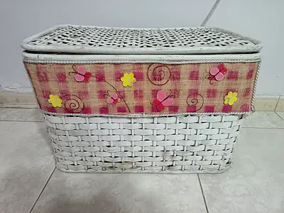 Woven White Storage Basket with Lid  Butterfly Detail (Quick Sell)