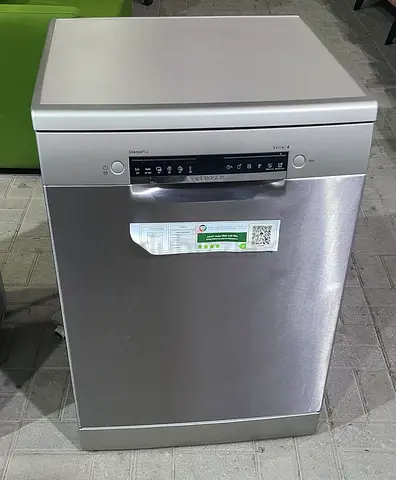 Bosch series 4 Dishwasher with wife system like new condition