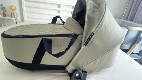 Stokke yoyo3 Lightweight Portable Baby Carrycot / Bassinet with Canopy - olive color