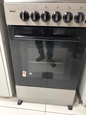 Used AKAI Freestanding Gas Oven with 4 Burners - Good Working Condition