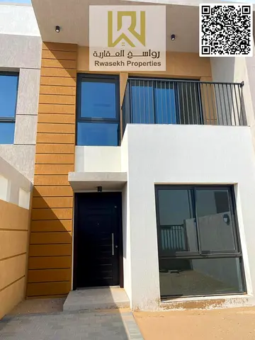 تاون هاوس جديد موجود في مجمع سكني في عجمان وواسع للإيجار في الأزها، مكون من 5 غرف نوم