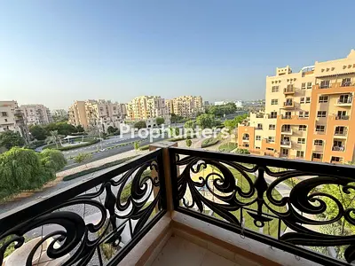 Near School | Community View | Close Kitchen |