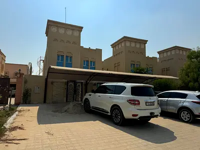 فيلا للايجار في عجمان المويهات 2 على زاوية شارعين موقع جميل تسهيلات في الدفع
