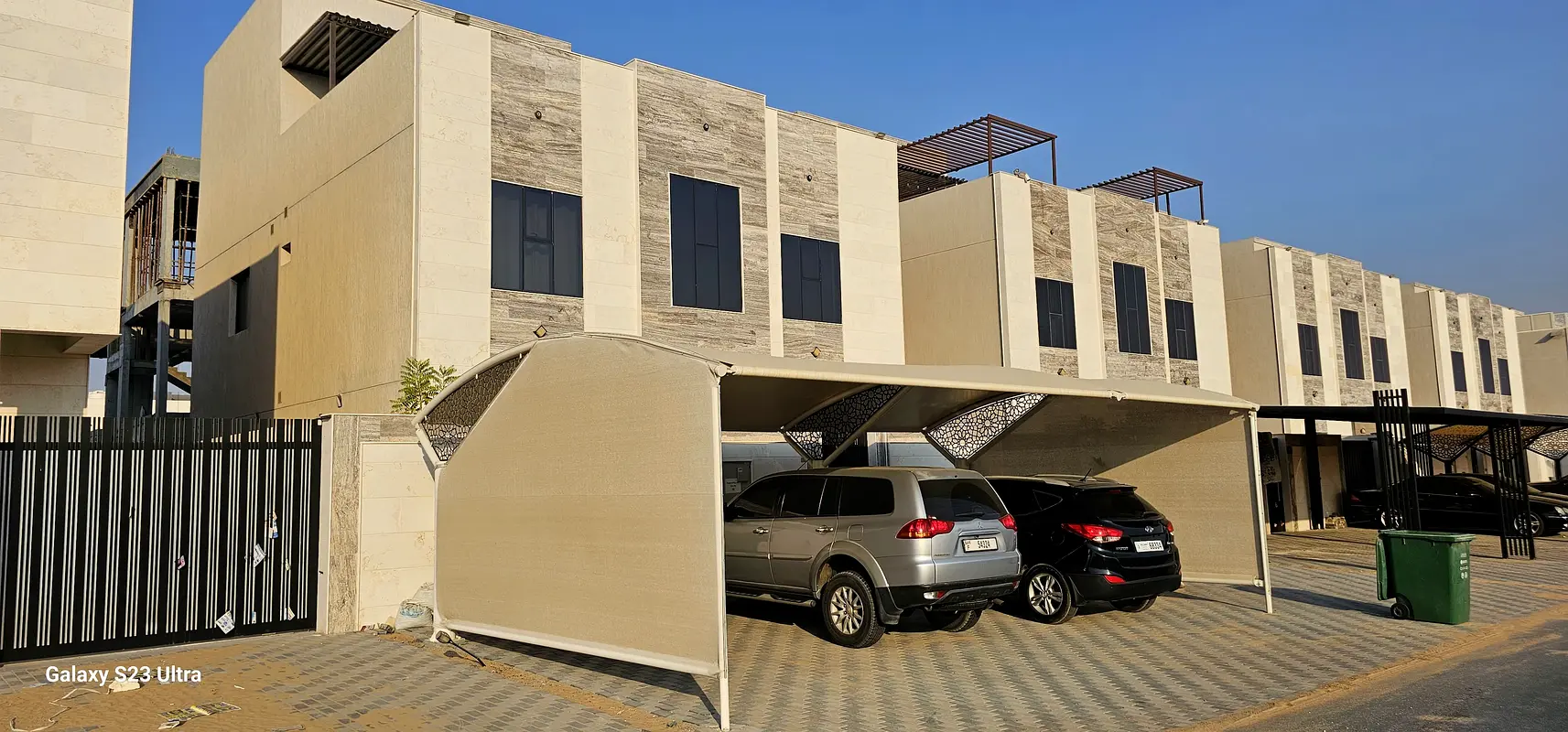 🏡 للايجار فيلا مفروشة في الزاهية – عجمان 5 غرف نوم ماستر + صالة + مجلس + مطبخ فاخر + غرفة خادمة، جاهزة للسكن فورا.
