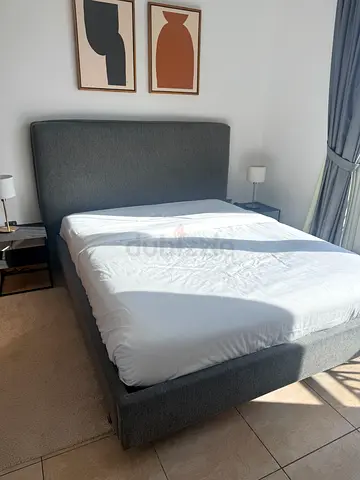 Queen size bed with mattress